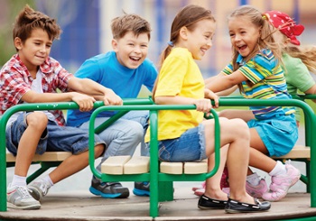Πόσο ασφαλής είναι η παιδική χαρά της γειτονιάς σας; Οδηγίες για τους γονείς