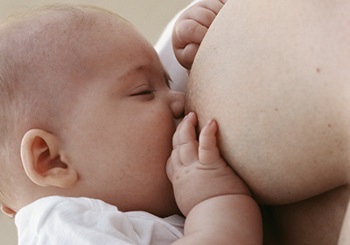 Η σπουδαιότητα του Μητρικού Θηλασμού τις πρώτες ώρες της ζωής