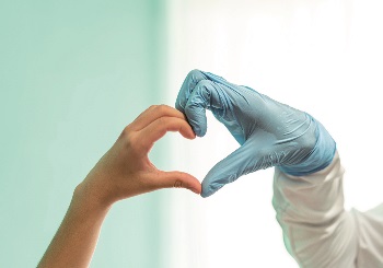 Πόσο σημαντικός είναι ο ρόλος του Παθολόγου - Ογκολόγου από τη στιγμή της διάγνωσης καρκίνου και μετά