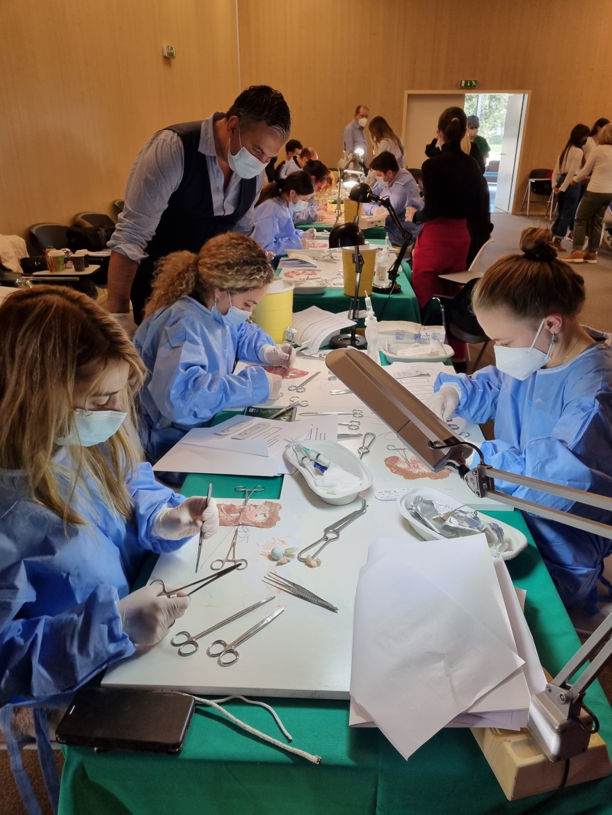 27/10/2021 - ΙΑΣΩ Θεσσαλίας: Με μεγάλη επιτυχία πραγματοποιήθηκε το διεθνές Course των βασικών χειρουργικών δεξιοτήτων (BSS)0