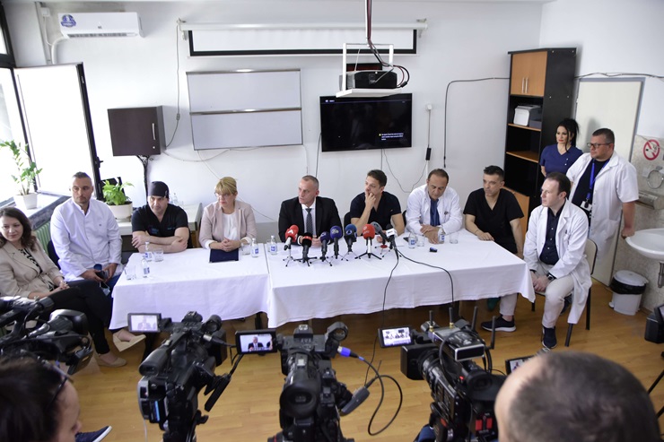 rompotiki-arthroplastiki-gonatos-2 rompotiki-arthroplastiki-gonatos-2