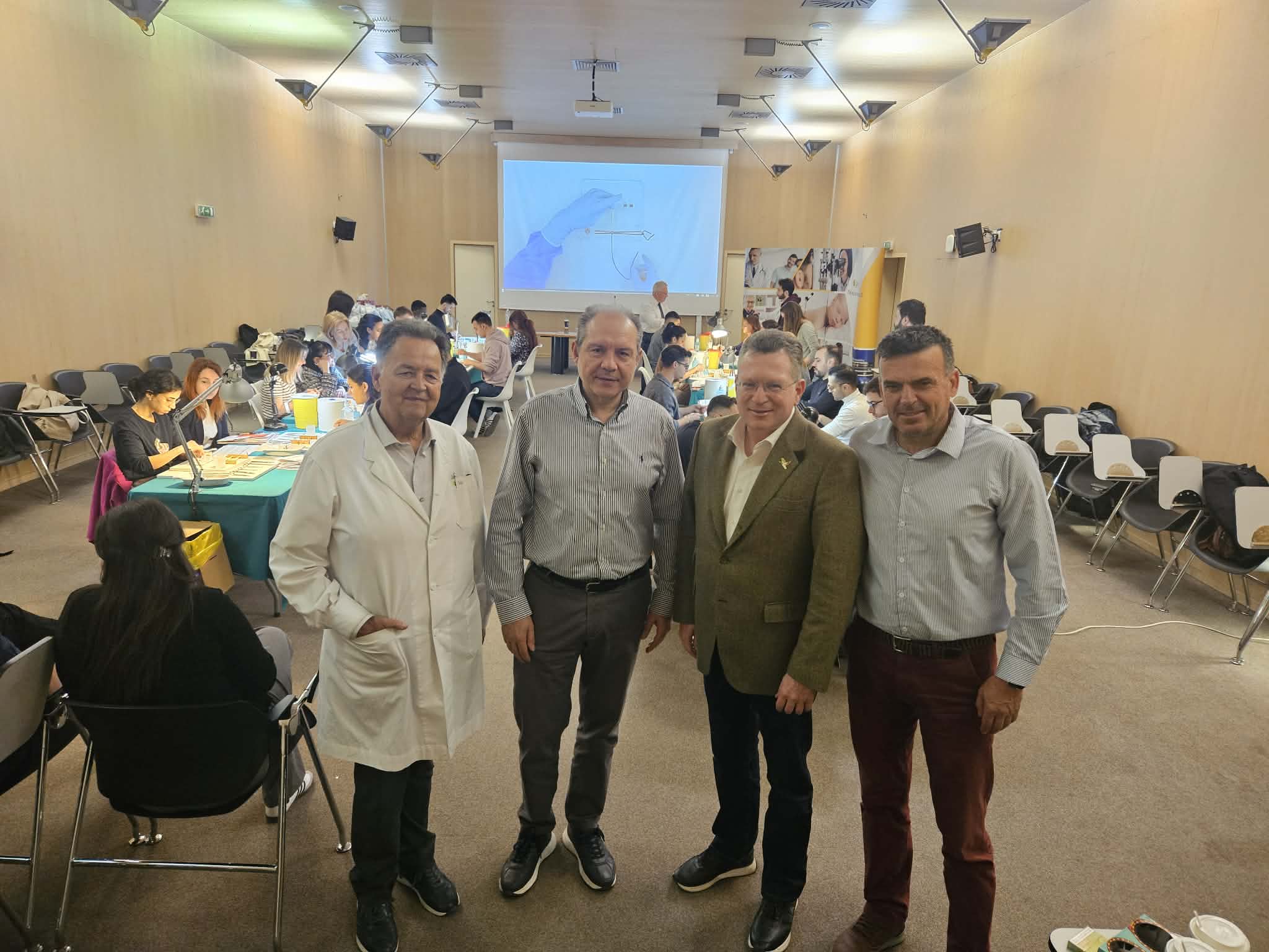 Το διεθνές σεμινάριο Basic Surgical Skills (BSS) στο ΙΑΣΩ Θεσσαλίας συνεχίζει δυναμικά από το 2012 με αυξημένη ευρωπαϊκή συμμετοχή