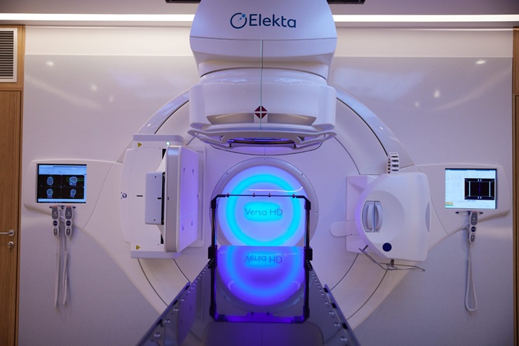 Elekta Versa HD™ Linear Accelerator for stereotactic radiosurgery ...